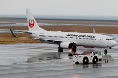 B737