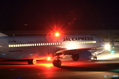 B737