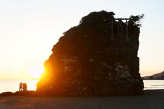 稲佐の浜と夕日