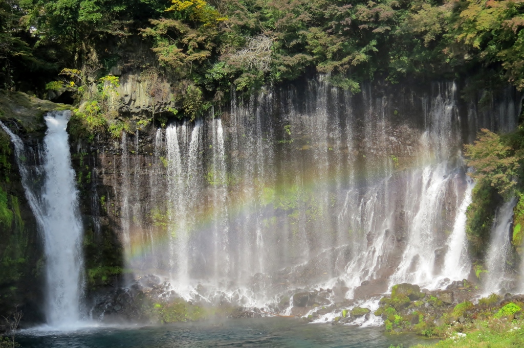 白糸に虹を添えて