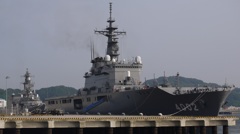 横須賀港にて　輸送艦しもきた