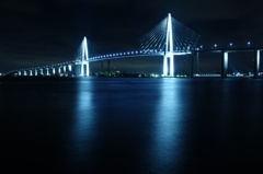 夜の新湊大橋