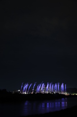 花火立ち上がる