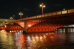 橋の下もライトアップ