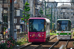 二台並んで