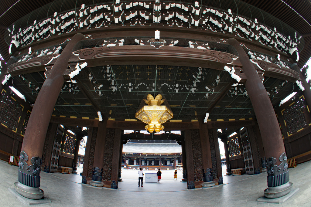 二王立ち