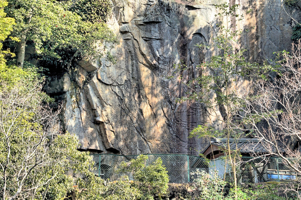 富川摩崖仏