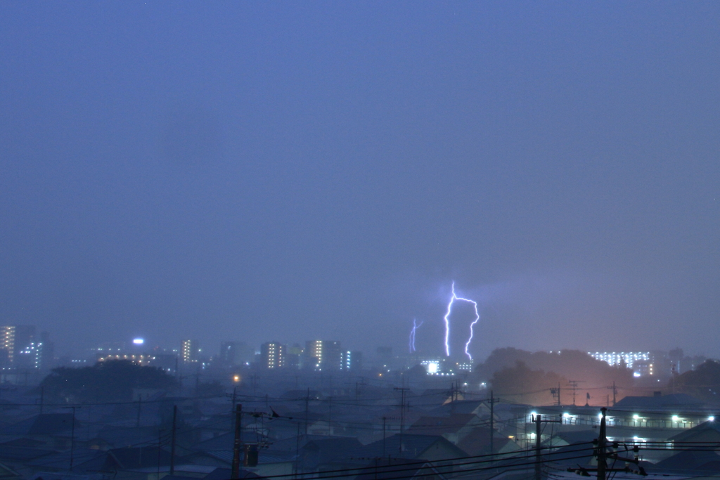 雷雨なう