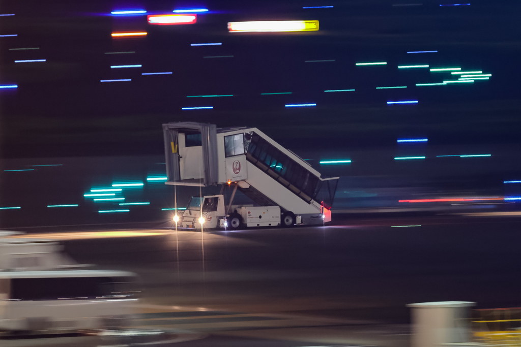 働く車
