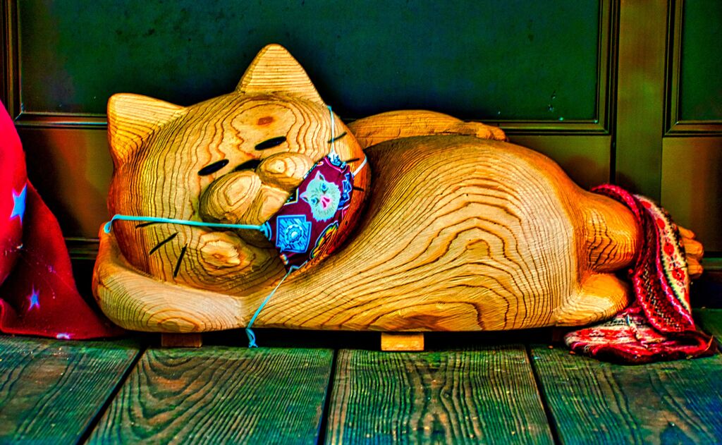 猫寺の個性的な猫置物⑤(萩市 雲林寺)