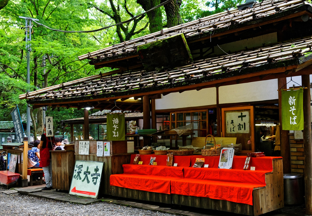 蕎麦屋の店構え　深大寺周辺にて