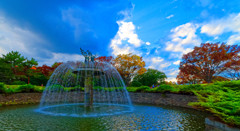 碧空と大噴水 カナール　（国営昭和記念公園）