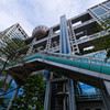 お台場フジテレビ本社を見上げる