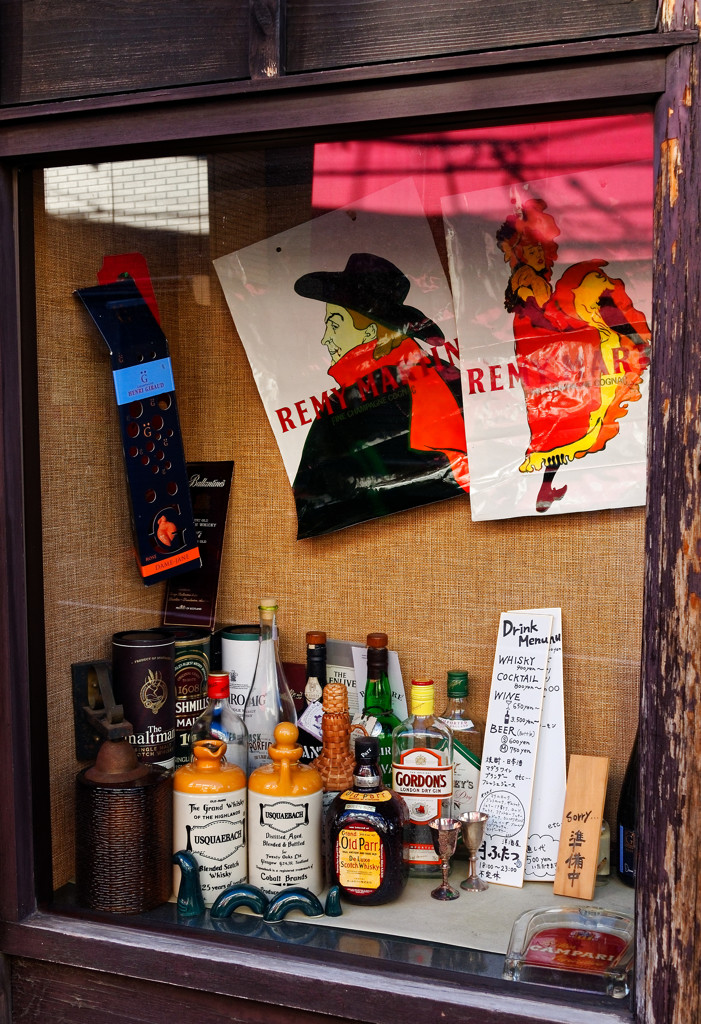 お洒落なウインドウ　谷中にて