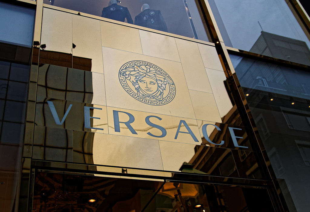 VERSACE（ヴェルサーチ）　銀座並木通りにて