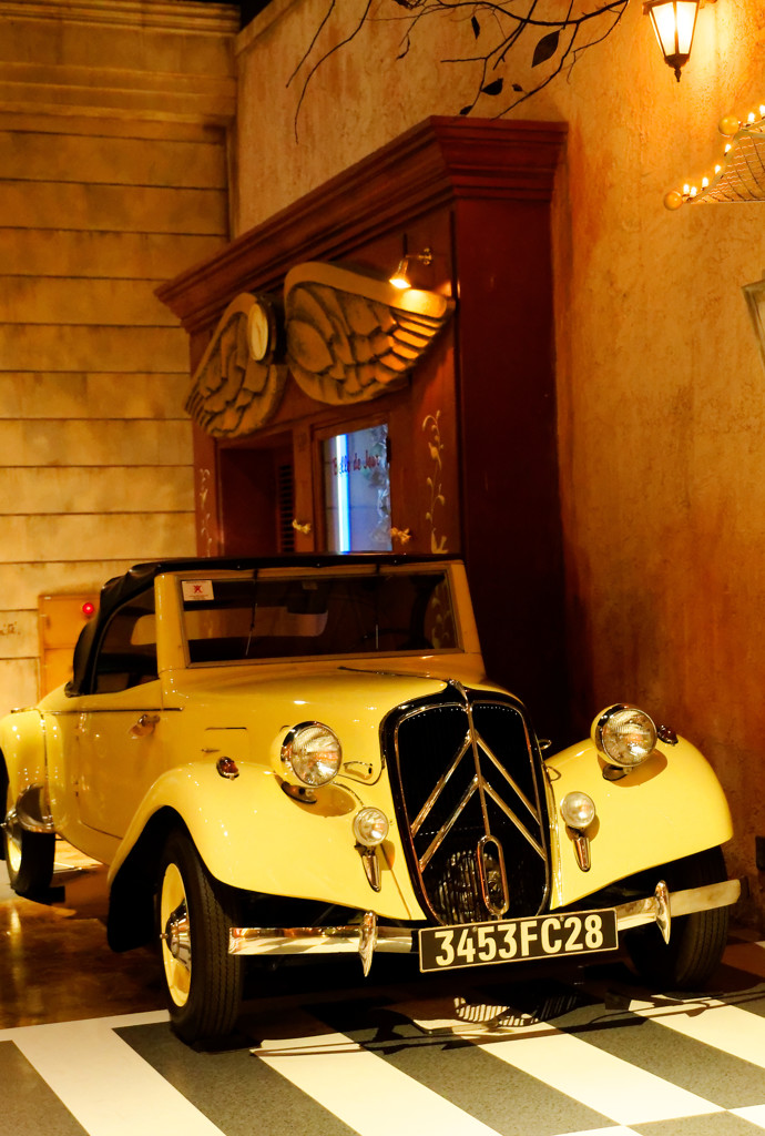 シトロエン トラクシオンアバン 11B　（お台場 MEGAWEB）