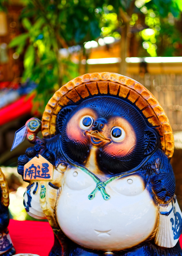 たぬきの置物　深大寺にて