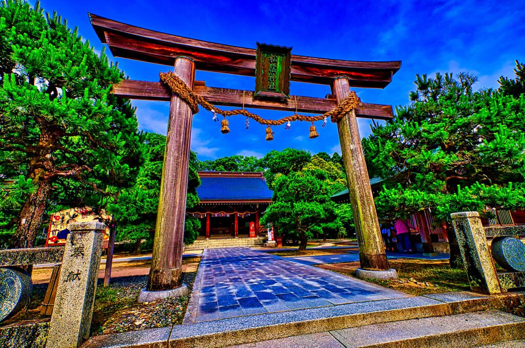 厳かな本殿鳥居（萩市 松陰神社)