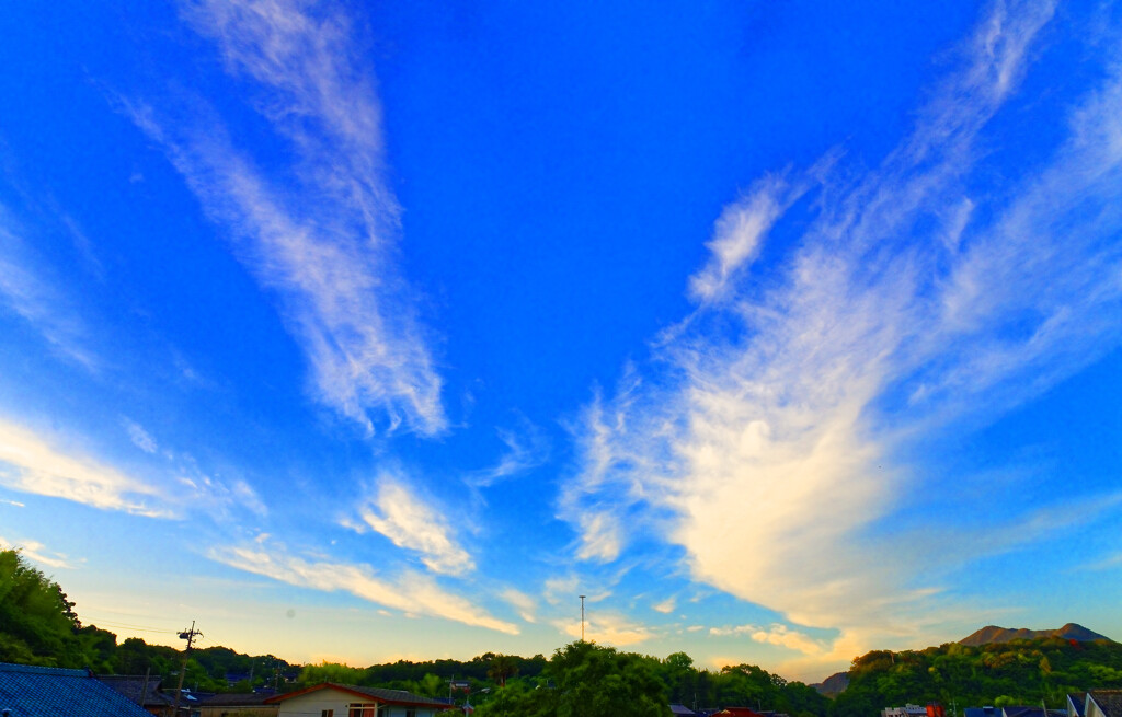 碧空と美しき巻雲　（山口県萩市）