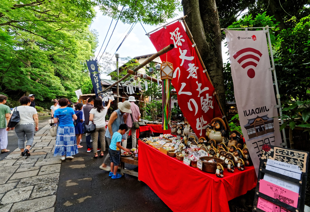 深大寺山門前の通り③