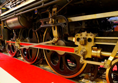 Ｃ５７型蒸気機関車の動輪　（大宮 鉄道博物館）