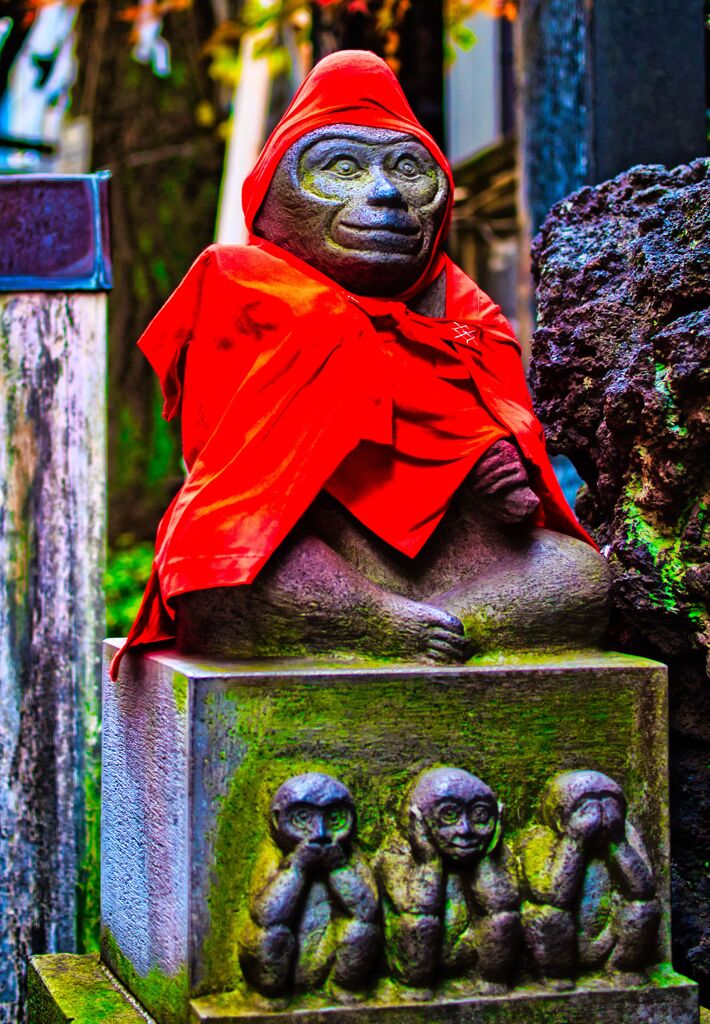 見ザル聞かザル言わザルが・・・　（巣鴨 猿田彦大神巣鴨庚申堂）
