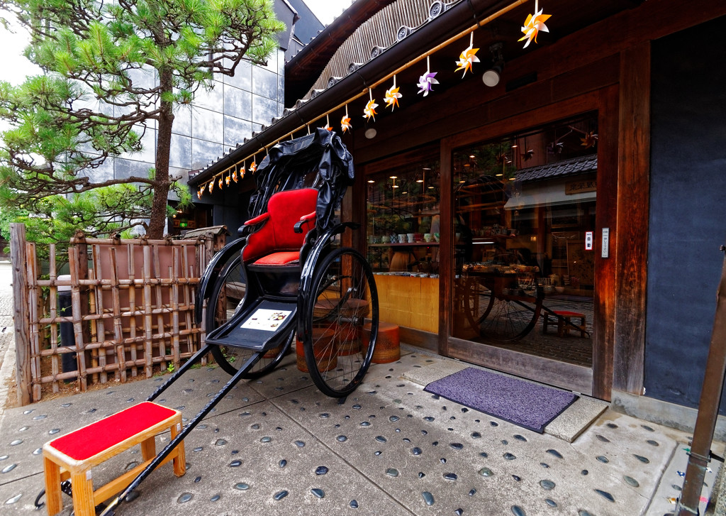 人力車のある光景　川越 蔵造りの街並みにて