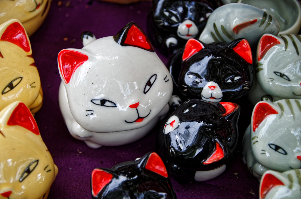 猫の小物入れ　深大寺周辺にて