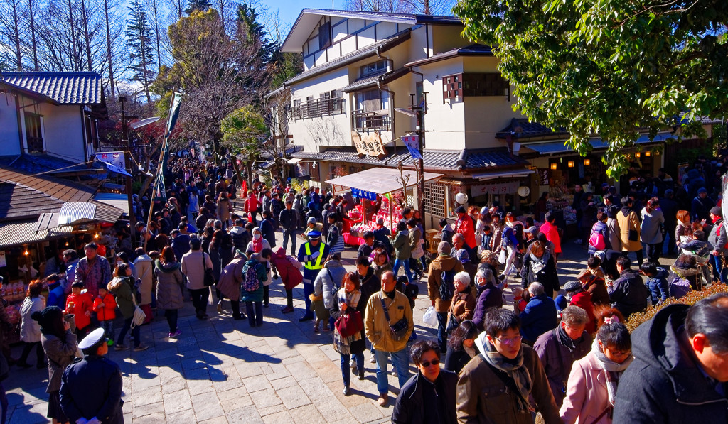 初詣光景①　深大寺にて