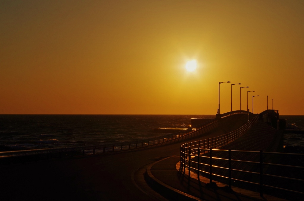 出来島海岸の夕日