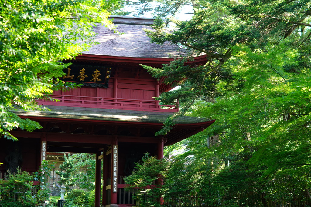 金沢大乗寺朱色山門