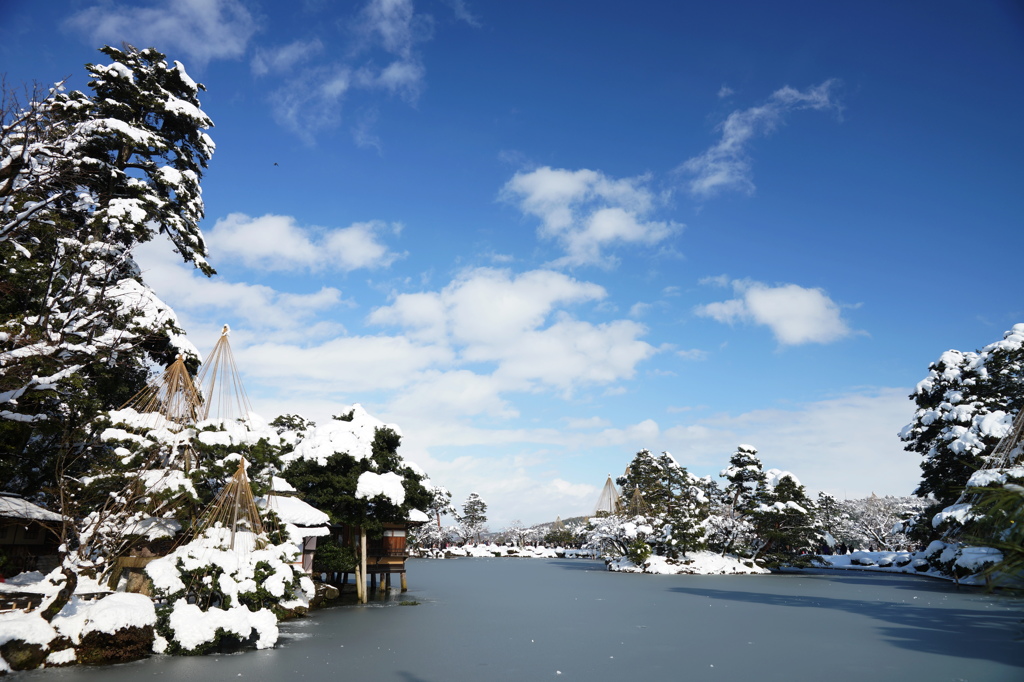 霞ヶ池の氷