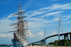 海王丸II新湊大橋