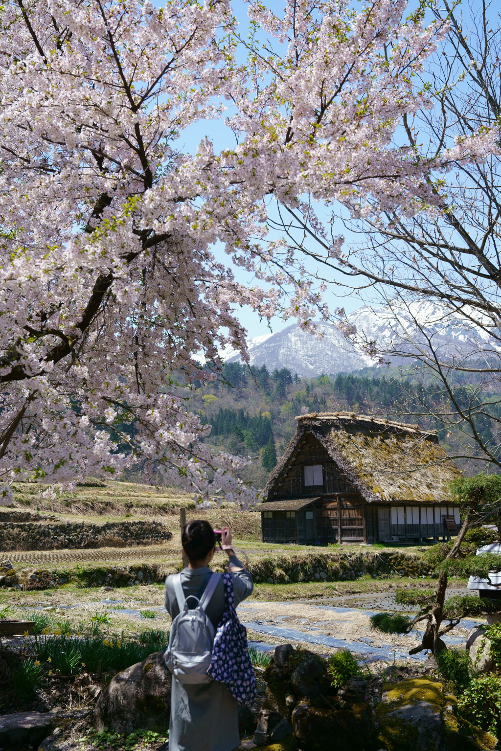 残雪の風景白川郷の旅
