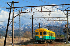 冬山とラクダ寺田駅