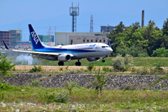 富山空港ANA着