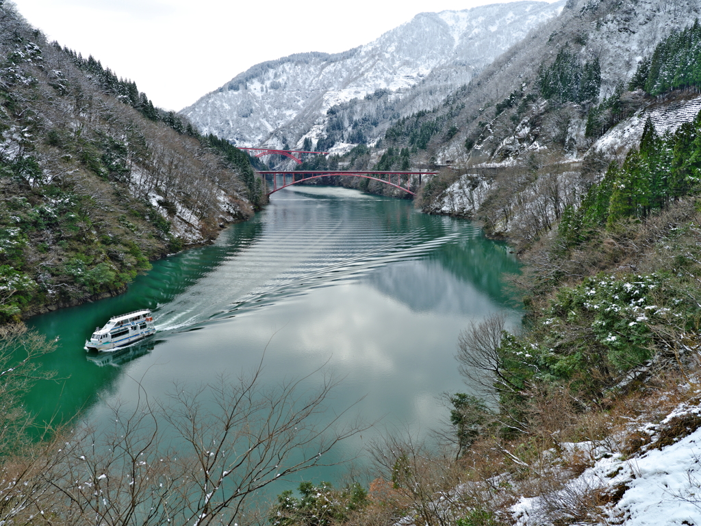 庄川峡遊覧船波紋1