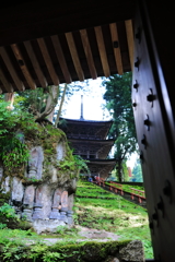 大岩山日石寺三重塔