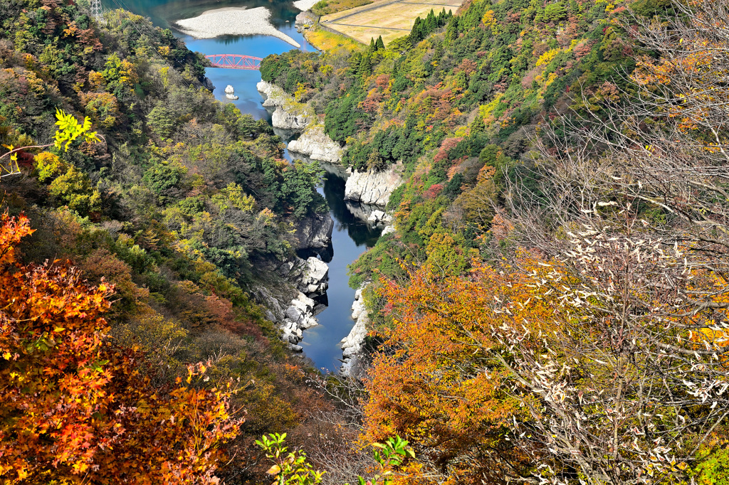 神通峡深まる秋