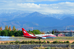 滑走路からの積雪/上海航空