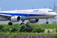 富山空港羽田便