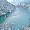 雪化粧山並み遊覧船