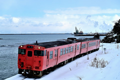 冬氷見線富山湾