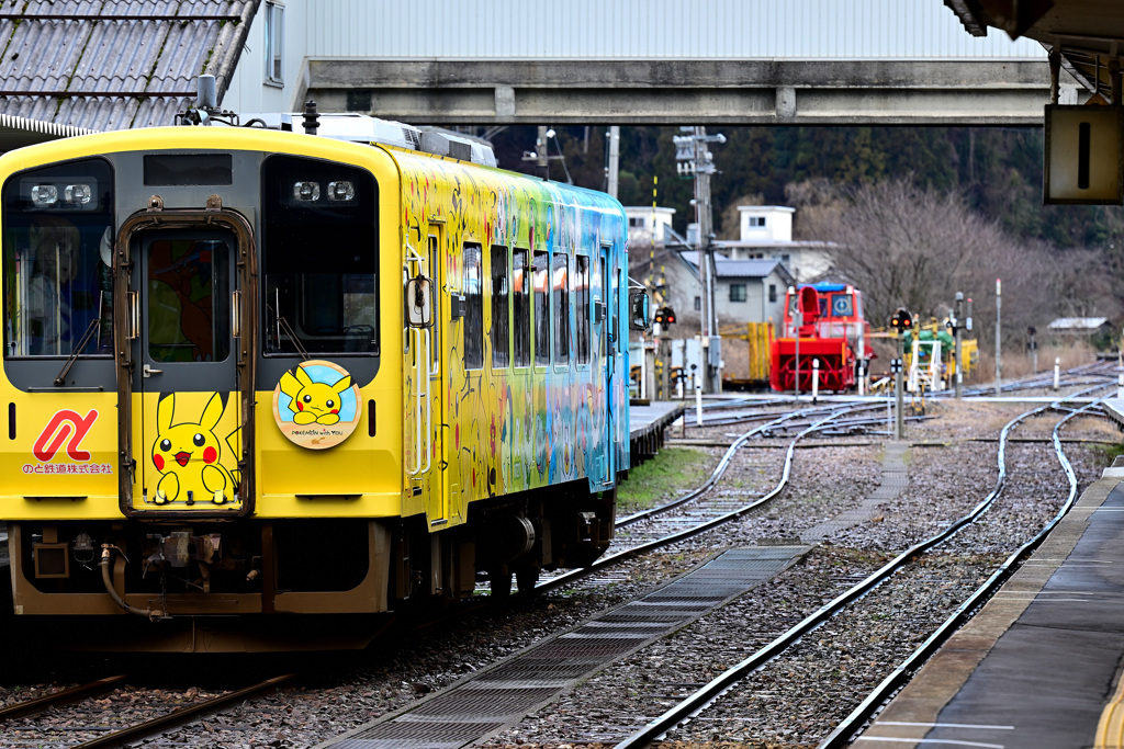 頑張ろう能登〜穴水駅ピカチュウ