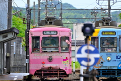 小さな駅と古い電車