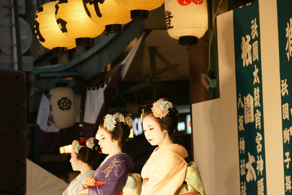 八坂神社　宵宮神振奉納前夜祭　京舞