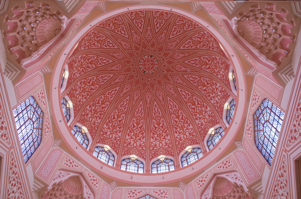 ピンクモスクのドーム