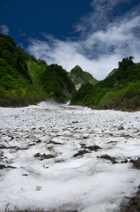 雨飾山の雪渓
