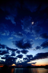 clouds,moon,sunrise,vanilla sky