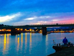 夕暮れの日田川開き観光祭